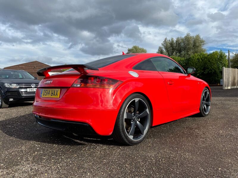 View AUDI TT 2.0 TDI Black Edition quattro Euro 5 3dr