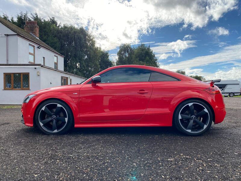 AUDI TT