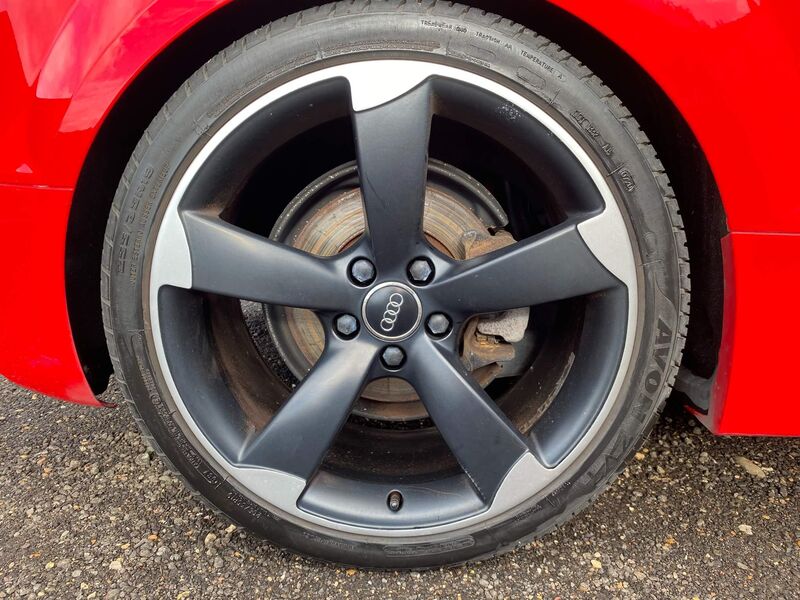 AUDI TT