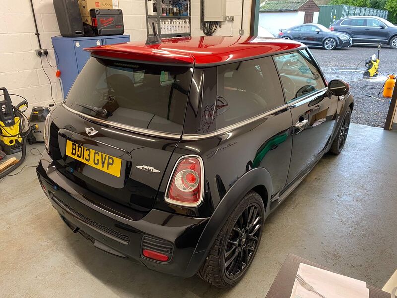 MINI HATCH