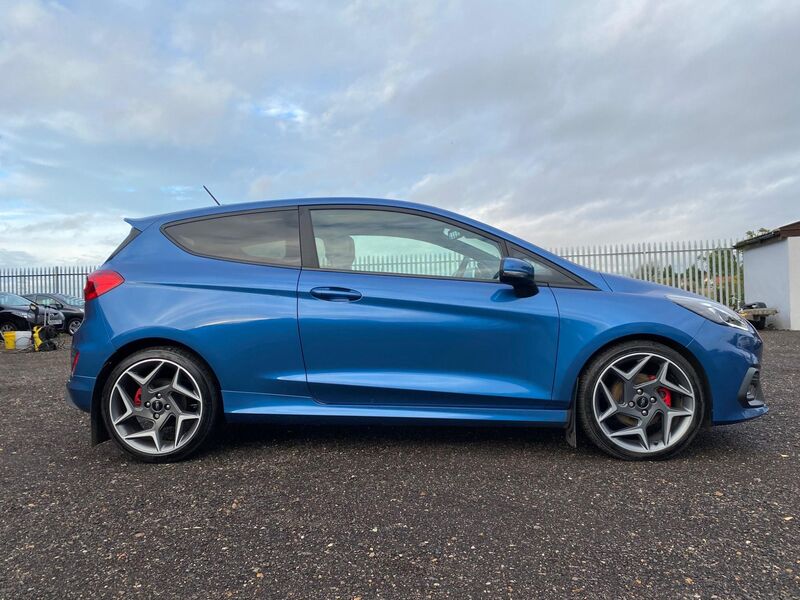 View FORD FIESTA 1.5T EcoBoost ST-3 Euro 6 (s/s) 3dr