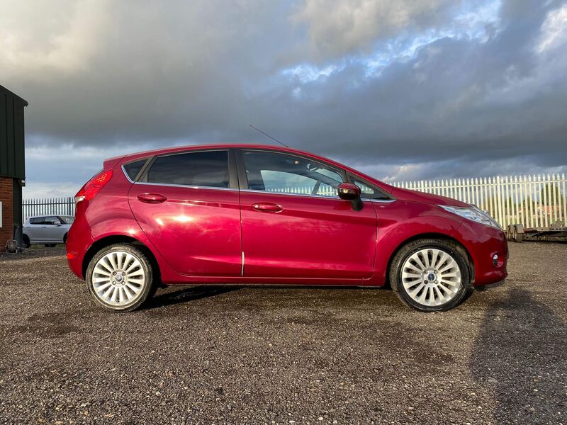 View FORD FIESTA 1.4 Titanium 5dr