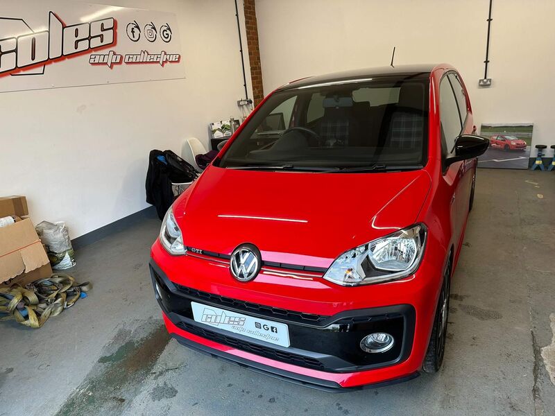VOLKSWAGEN UP