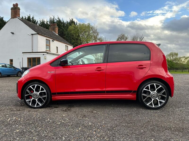 VOLKSWAGEN UP