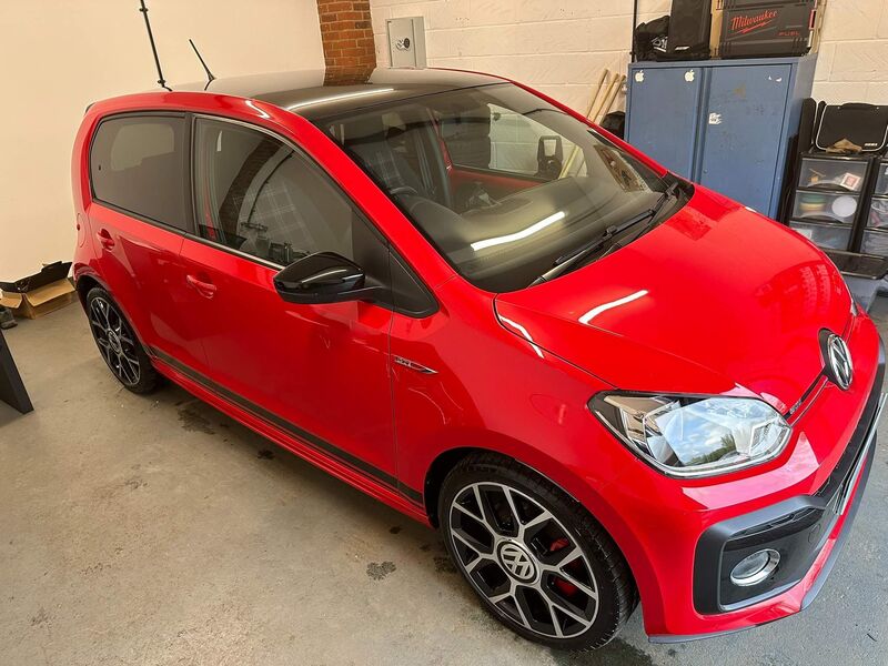 VOLKSWAGEN UP