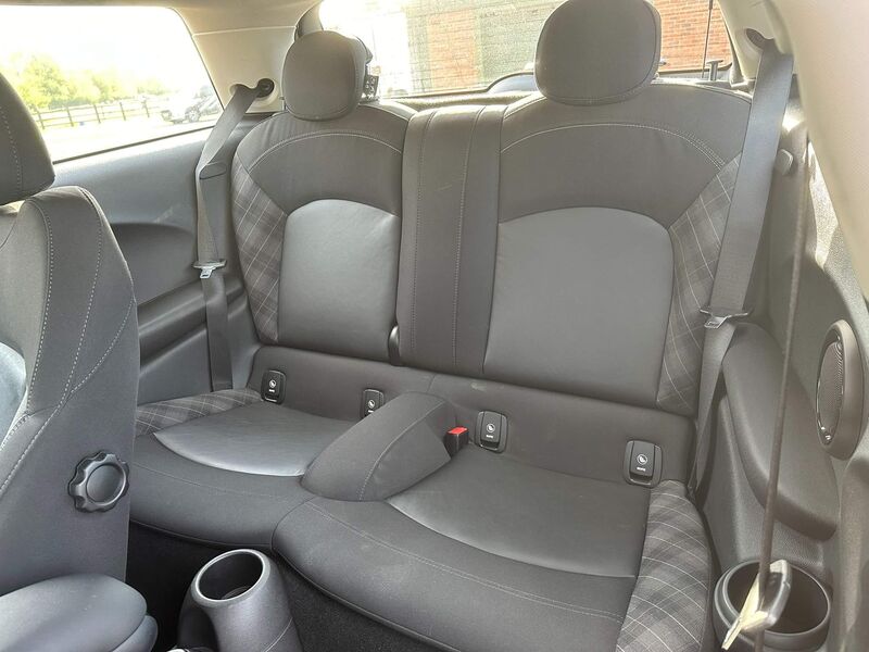 MINI HATCH