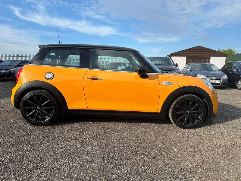 View MINI HATCH 2.0 Cooper S Euro 6 (s/s) 3dr