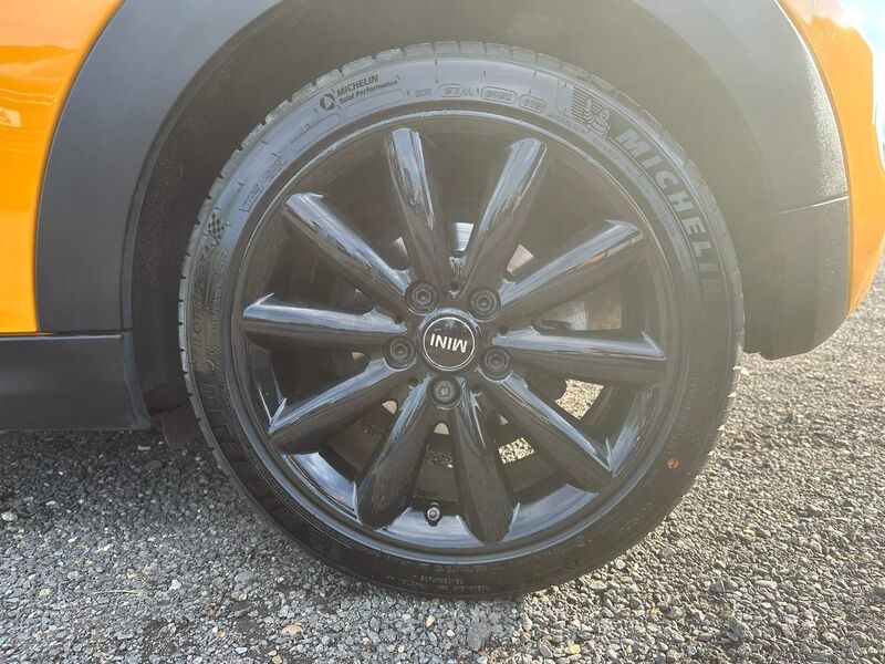 MINI HATCH