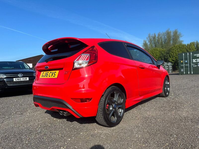 View FORD FIESTA 1.6T EcoBoost ST-3 Euro 6 3dr