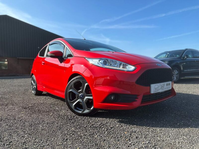 View FORD FIESTA 1.6T EcoBoost ST-3 Euro 6 3dr
