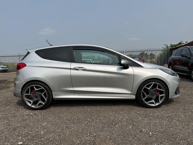 View FORD FIESTA 1.5T EcoBoost ST-3 Euro 6 (s/s) 3dr