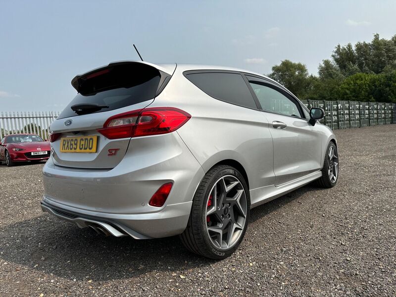 View FORD FIESTA 1.5T EcoBoost ST-3 Euro 6 (s/s) 3dr