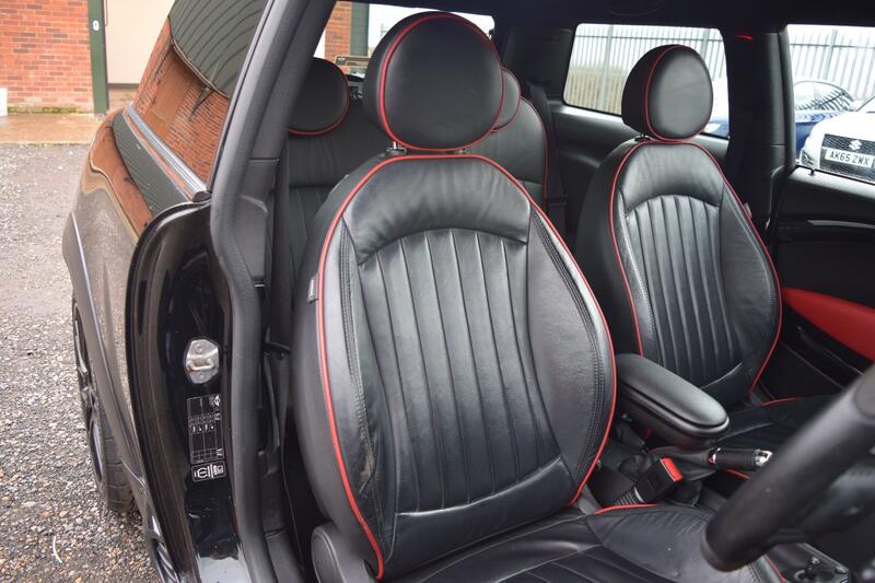 MINI HATCH