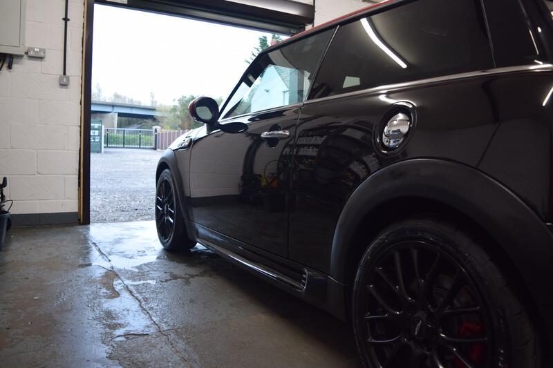 MINI HATCH
