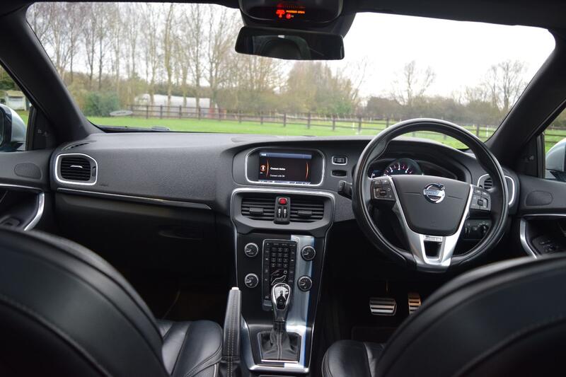 VOLVO V40