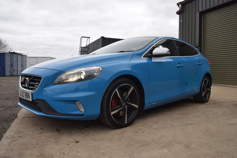 VOLVO V40