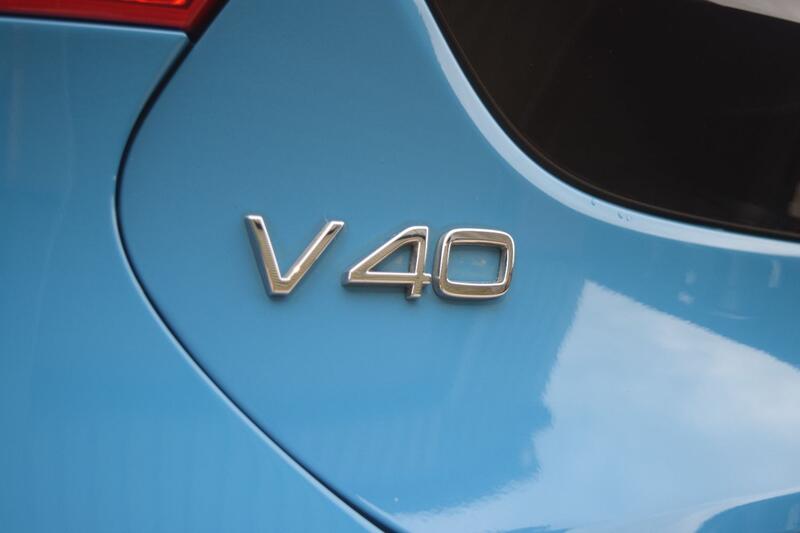 VOLVO V40