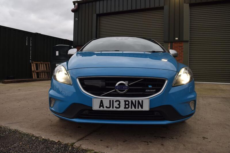 VOLVO V40