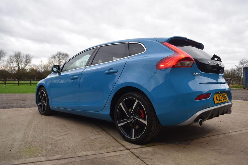 VOLVO V40