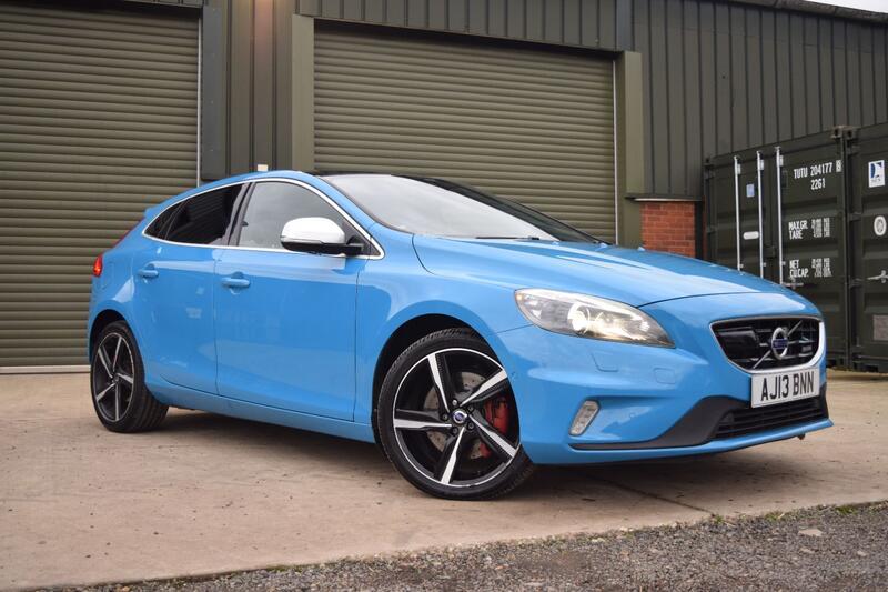 View VOLVO V40 2.5 T5 R-Design Lux Nav