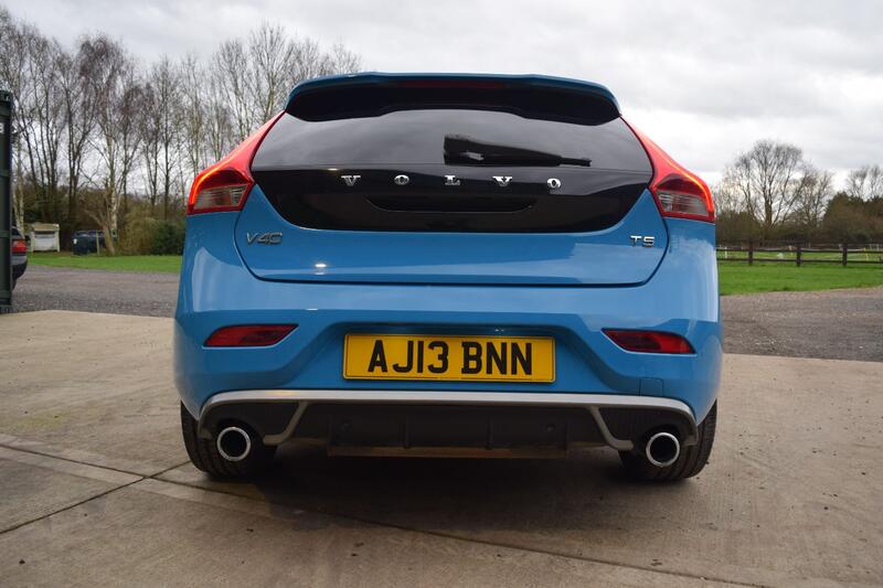 VOLVO V40