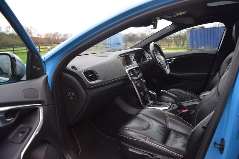 VOLVO V40