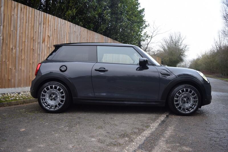 View MINI HATCH 2.0 3-Door Hatch Cooper S Exclusive