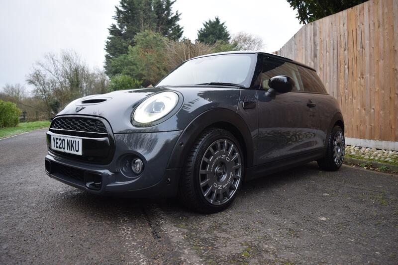 MINI HATCH