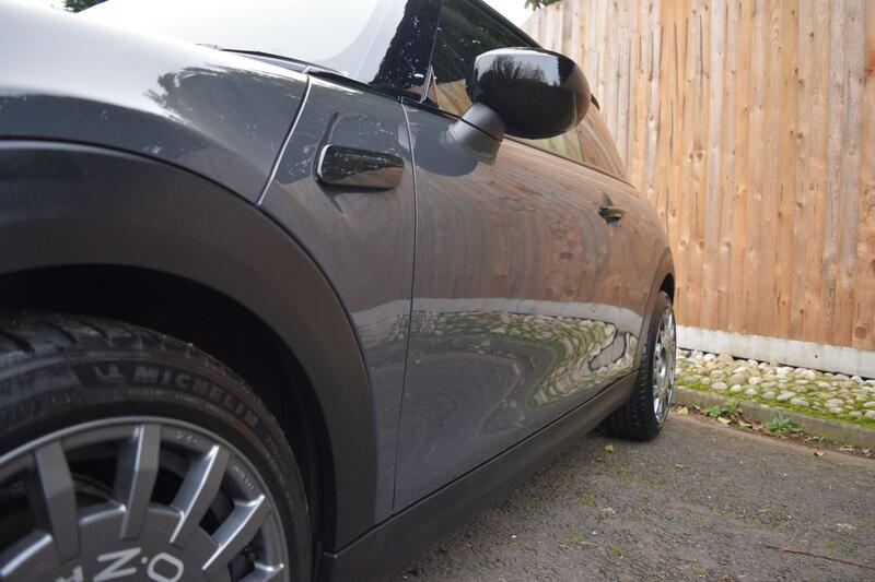 MINI HATCH