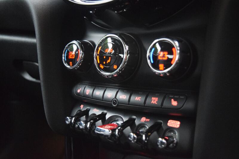 MINI HATCH