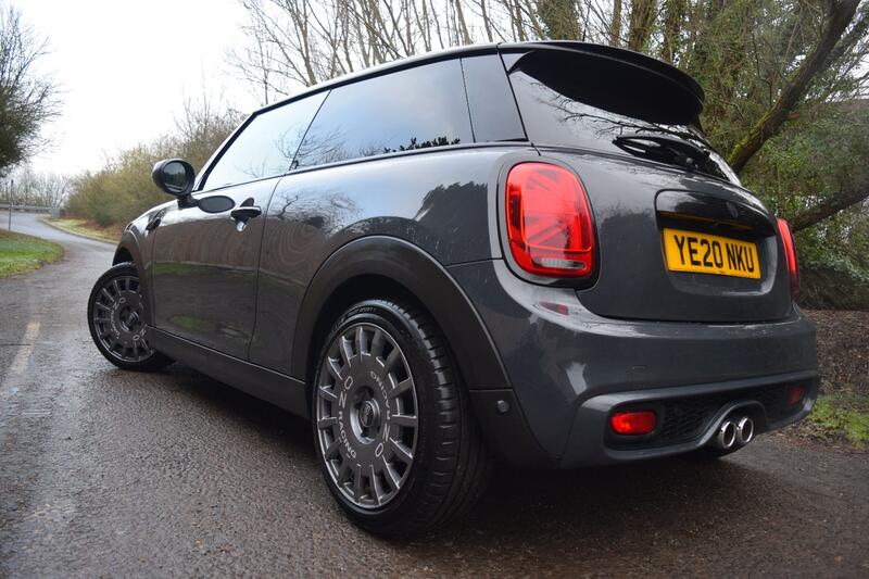 MINI HATCH