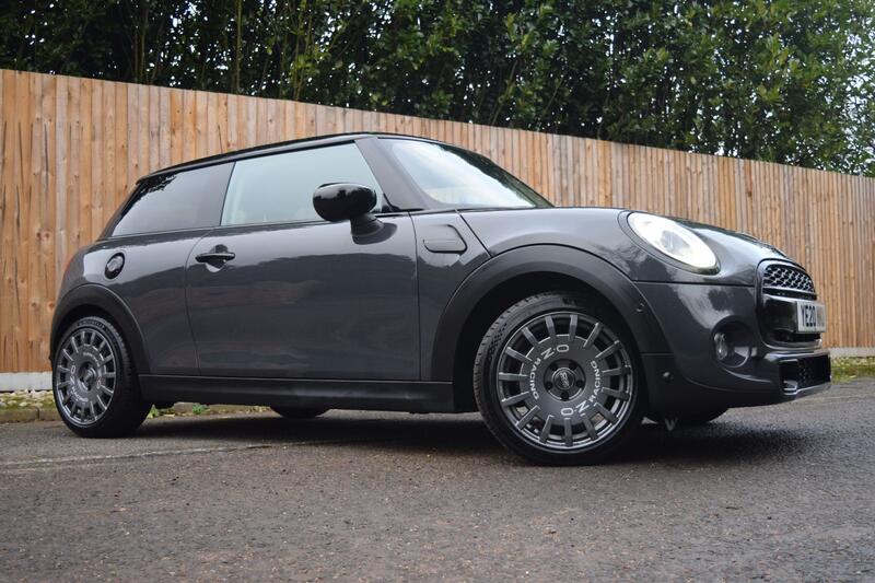 View MINI HATCH 2.0 3-Door Hatch Cooper S Exclusive