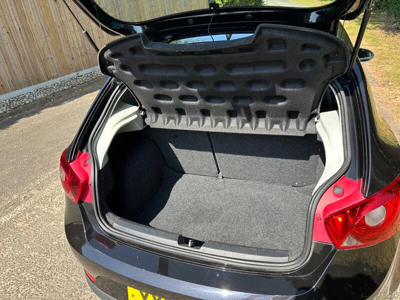 SEAT IBIZA