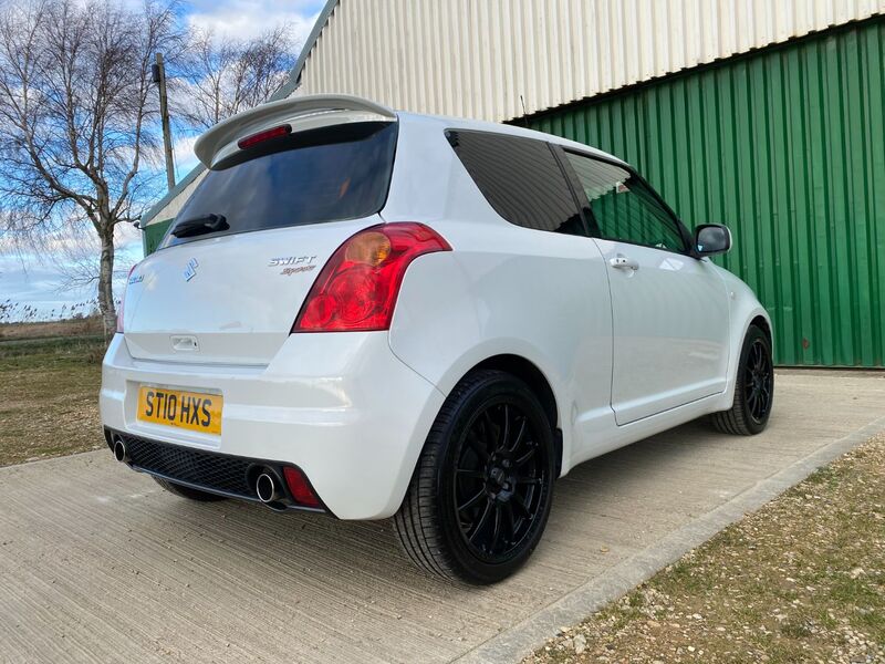 SUZUKI SWIFT