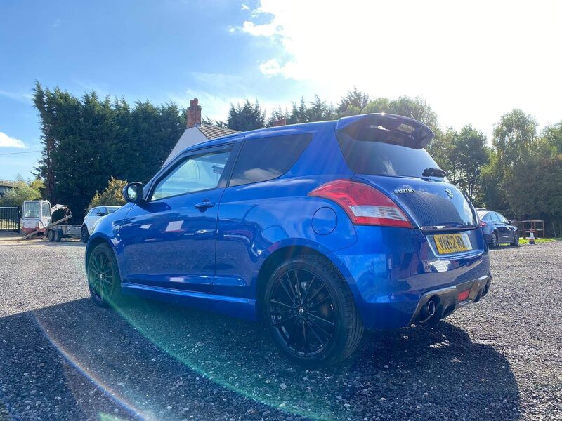 SUZUKI SWIFT