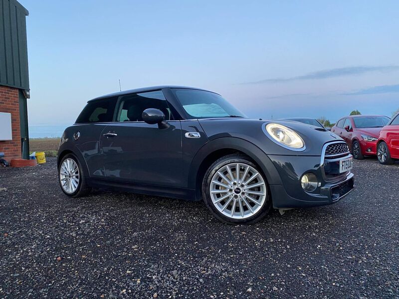 View MINI HATCH 2.0 Cooper S Euro 6 (s/s) 3dr