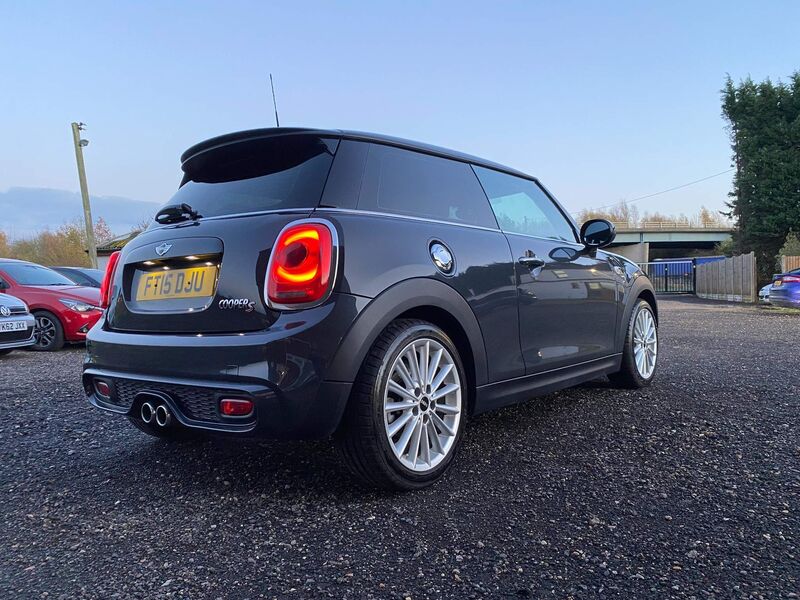 View MINI HATCH 2.0 Cooper S Euro 6 (s/s) 3dr