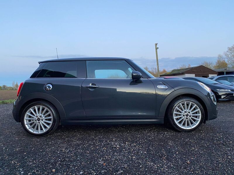 View MINI HATCH 2.0 Cooper S Euro 6 (s/s) 3dr