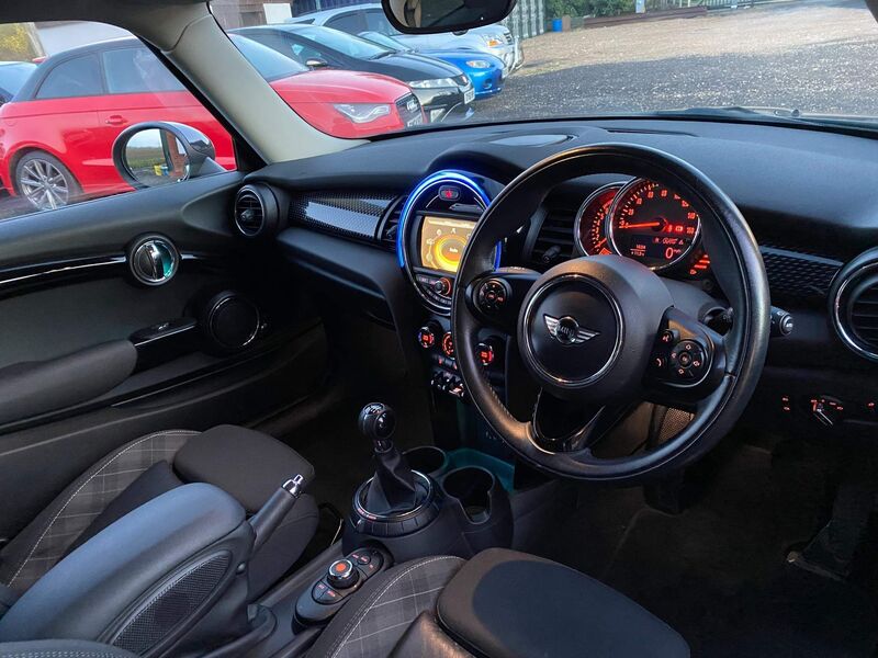 MINI HATCH