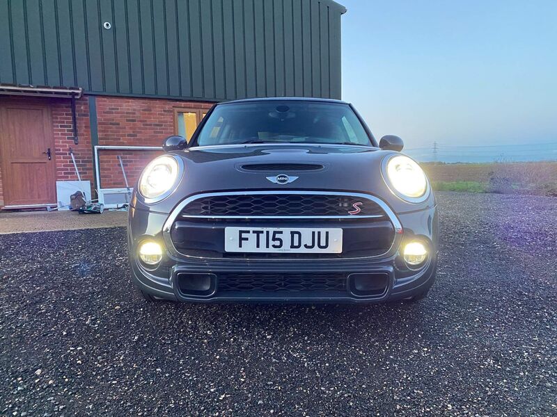 MINI HATCH