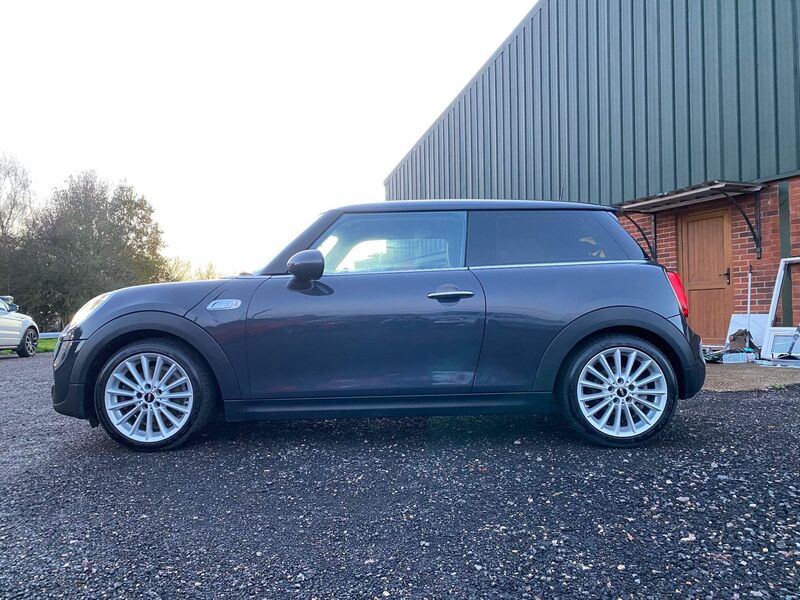 MINI HATCH