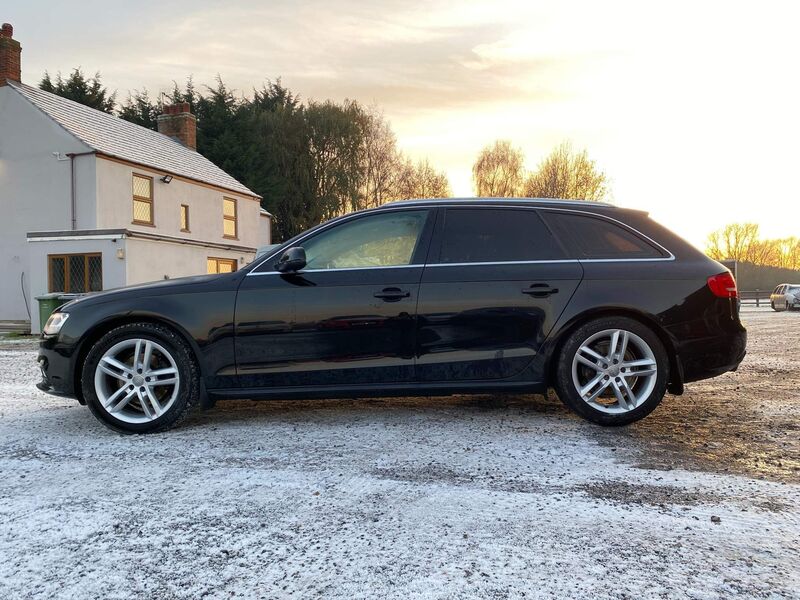 AUDI A4 AVANT