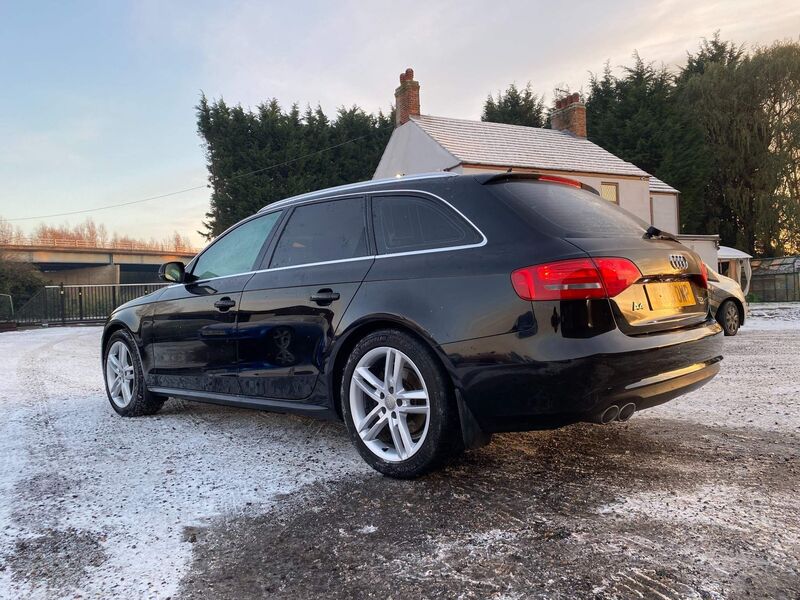 AUDI A4 AVANT