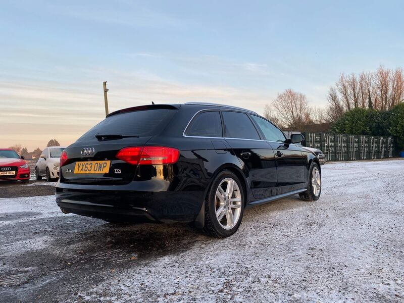 View AUDI A4 AVANT 2.0 TDI SE Technik quattro Euro 5 (s/s) 5dr