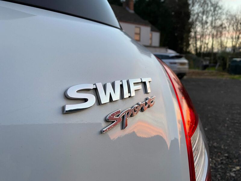 SUZUKI SWIFT