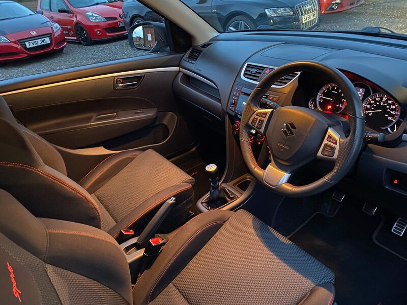 SUZUKI SWIFT