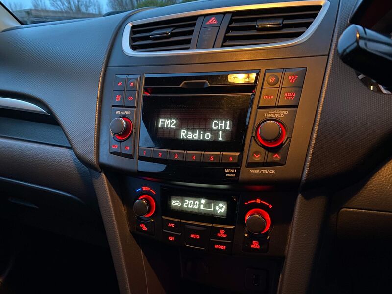 SUZUKI SWIFT