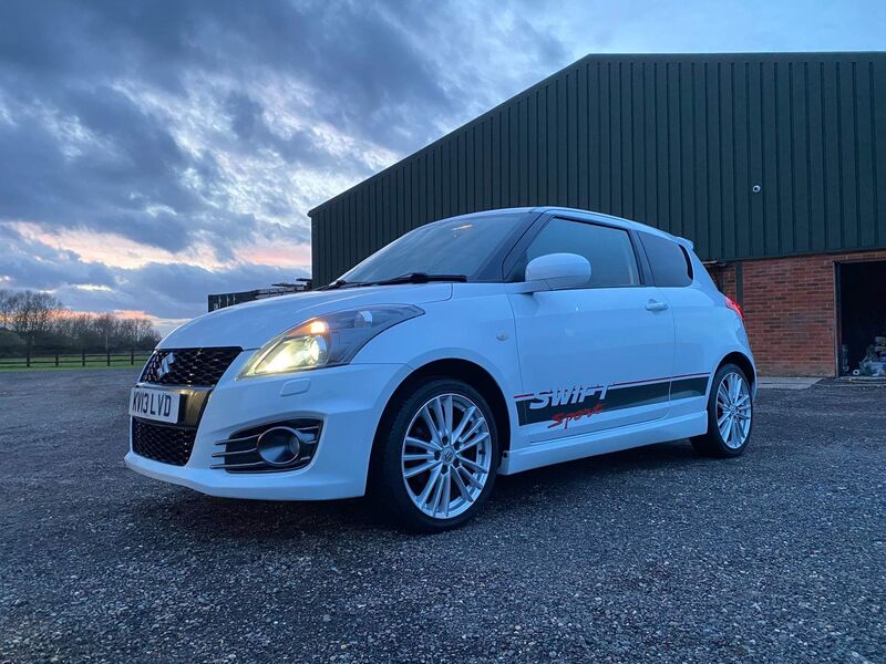 SUZUKI SWIFT
