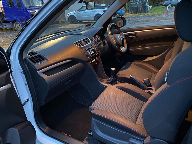 SUZUKI SWIFT