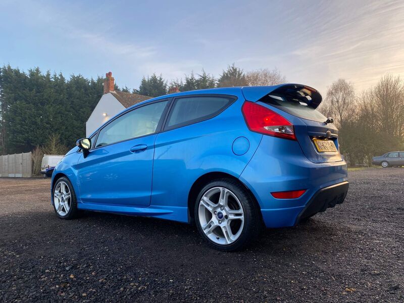FORD FIESTA